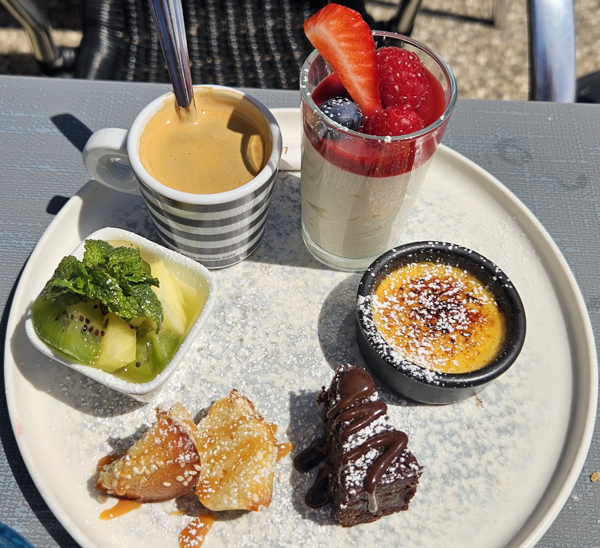 Café gourmand — desserts maison